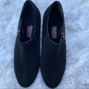 Munro American easy clean fabric back zip up black bootie size 6.5 M NWB